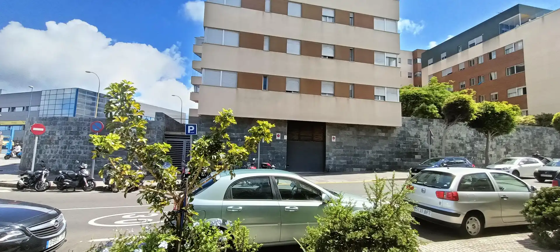Parking de Piso de alquiler en Las Palmas de Gran Canaria con Jardín privado, Trastero y Amueblado