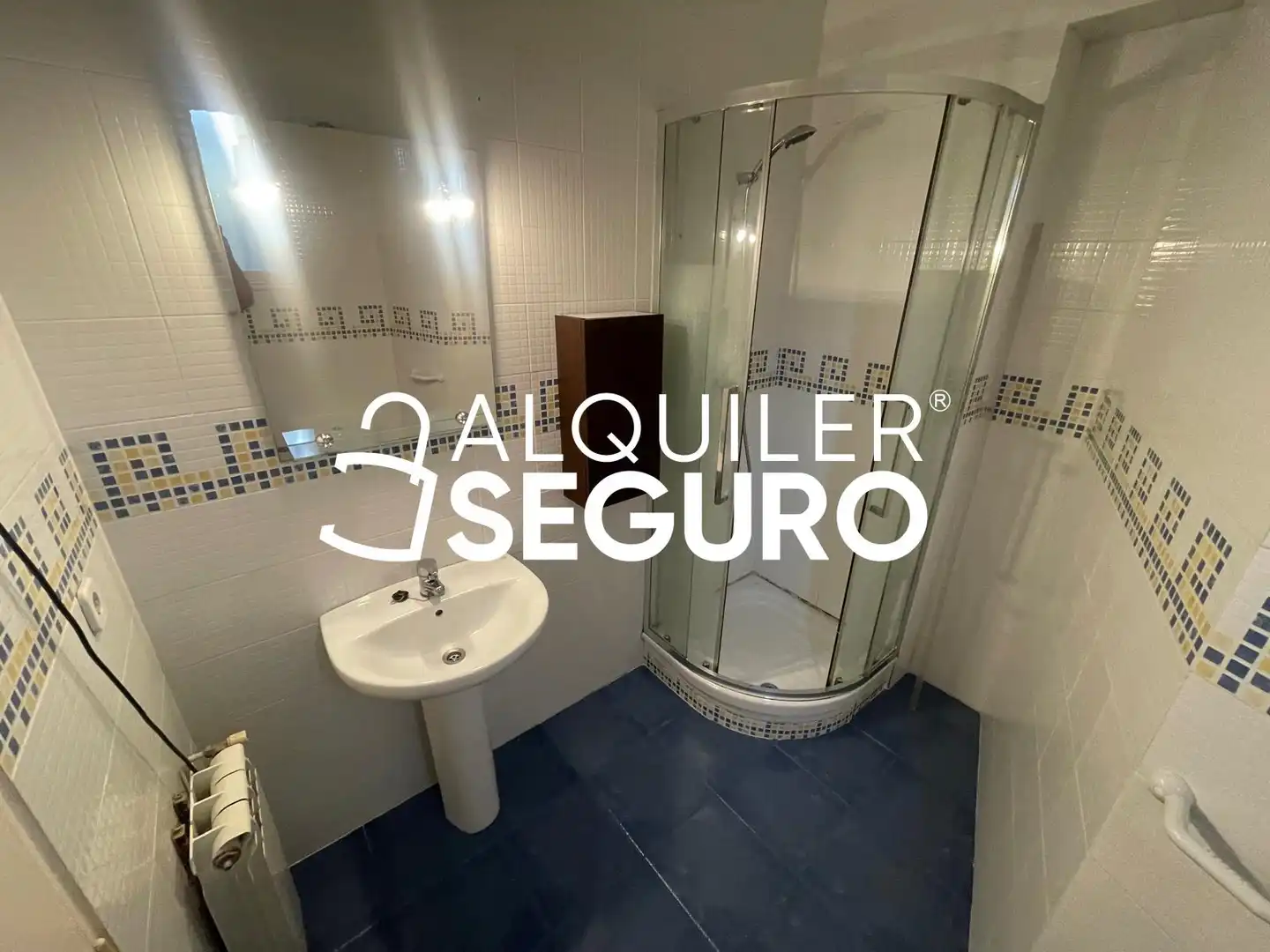 Bathroom of Flat for rent in Madrid  with Air Conditioner, Heating and Terrace