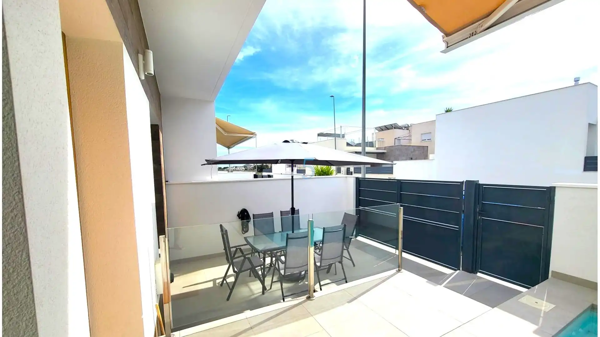 Casa amb piscina en venda a Avenida Alcalde Joaquín Alberca, imagen 4
