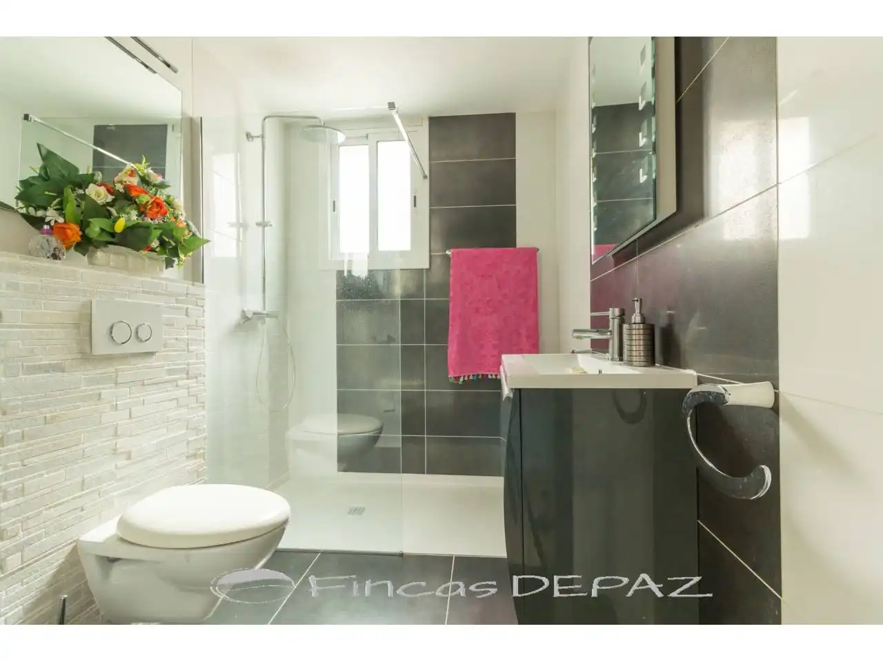 Baño de Ático en venta en Castelldefels con Calefacción y Terraza