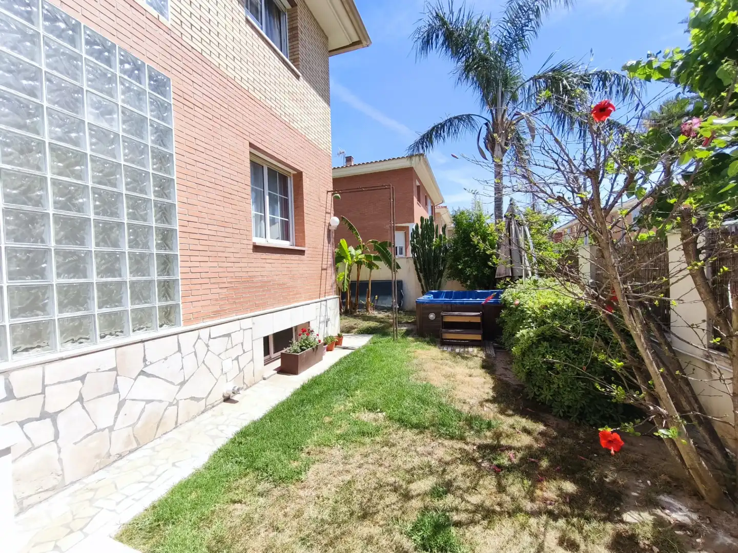 Garden of Houses for sale in Cambrils  with Air Conditioner, Heating and Private garden