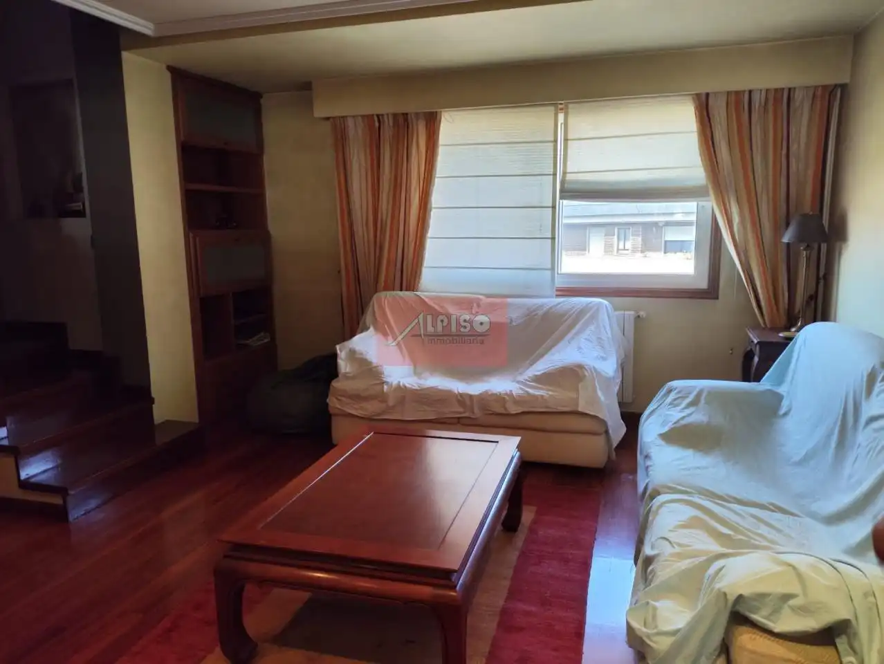 Living room of Duplexes for rent in Ourense Capital   with Heating, Parquet flooring and Furnished