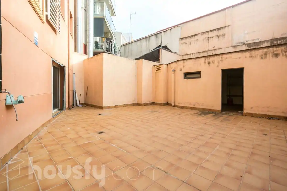 Commercial properties for sale in Passeig, Poble - Casc Antic