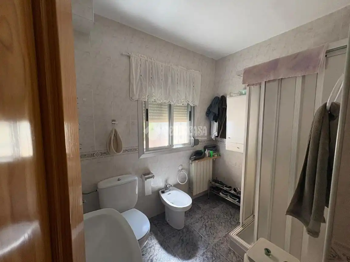 Bany de Casa o xalet en venda en Fuensanta de Martos amb Aire condicionat, Calefacció i Balcó