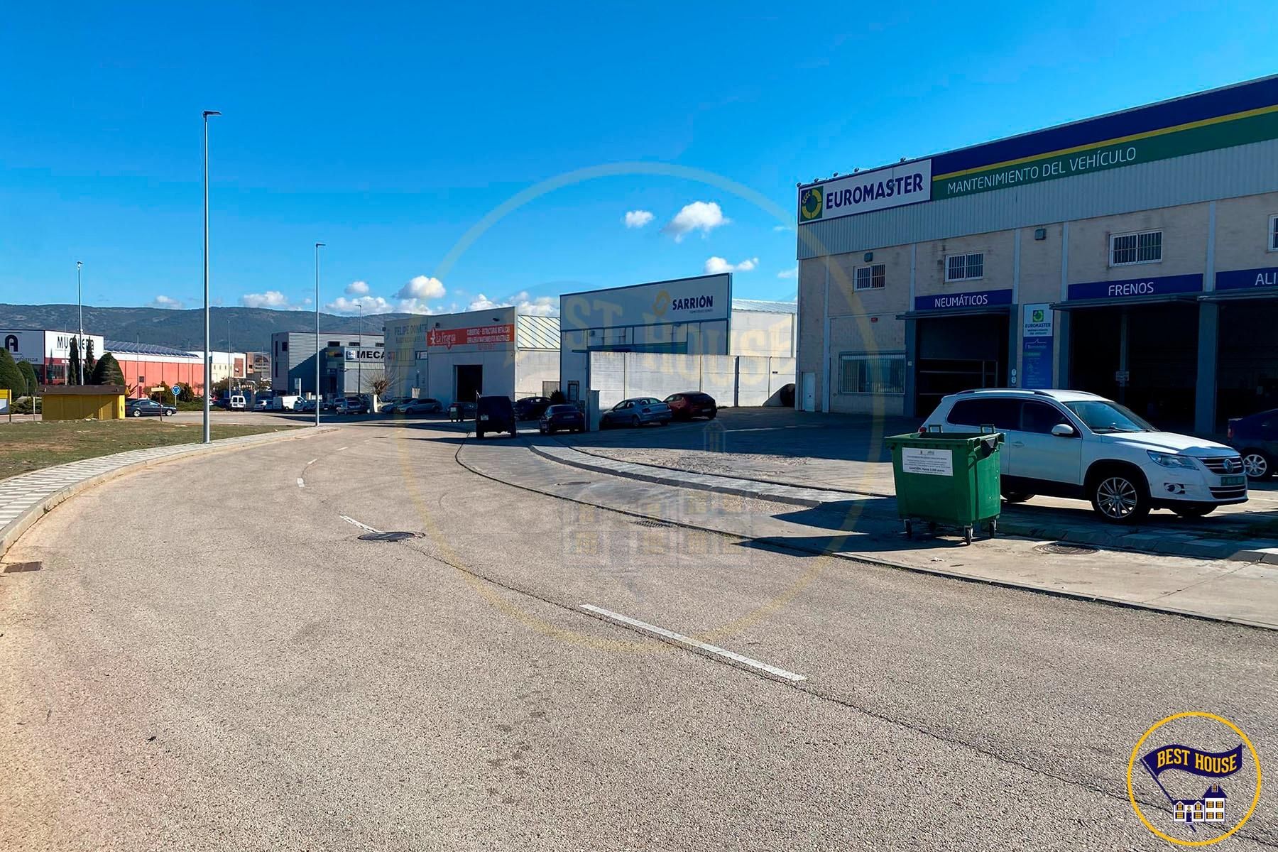 Vista exterior de Nave industrial en venta en Fuentes