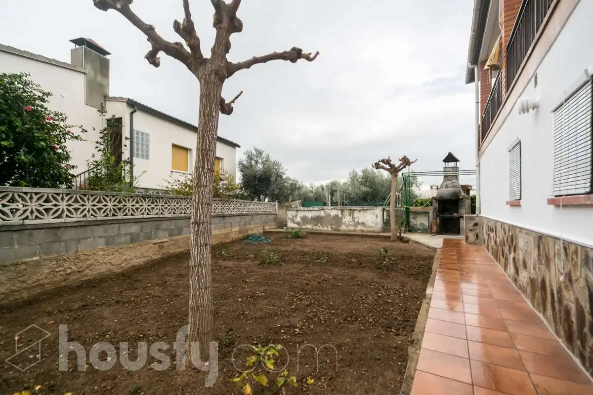 Houses for sale in Carrer de L'Estaca, Fondo Somella