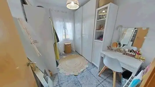 Dormitori de Pis en venda en Santa Perpètua de Mogoda amb Calefacció, Terrassa i Balcó