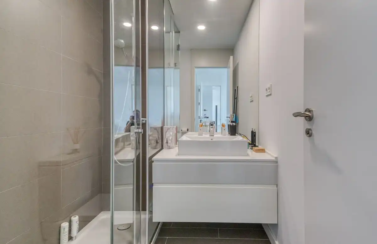 Bathroom of Ground floor for sale in Estepona  with Air Conditioner, Terrace and Storage room