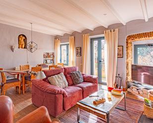 Living room of Single-family semi-detached to rent in Capmany  with Air Conditioner, Parquet flooring and Terrace