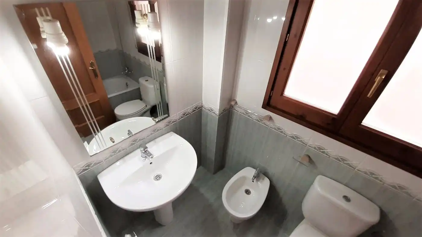 Badezimmer von Einfamilien-Reihenhaus zum Verkauf in Moià mit Heizung, Terrasse und Abstellraum