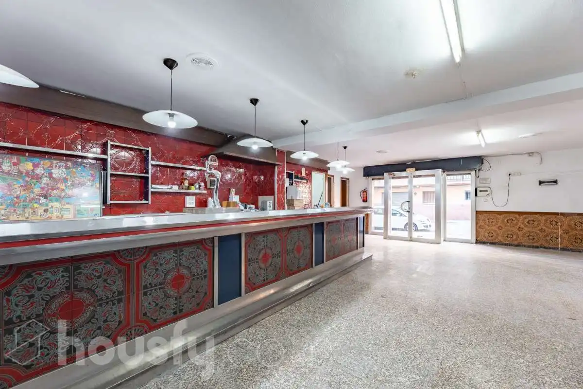 Local comercial en venda a Calle Frederic Mompou .