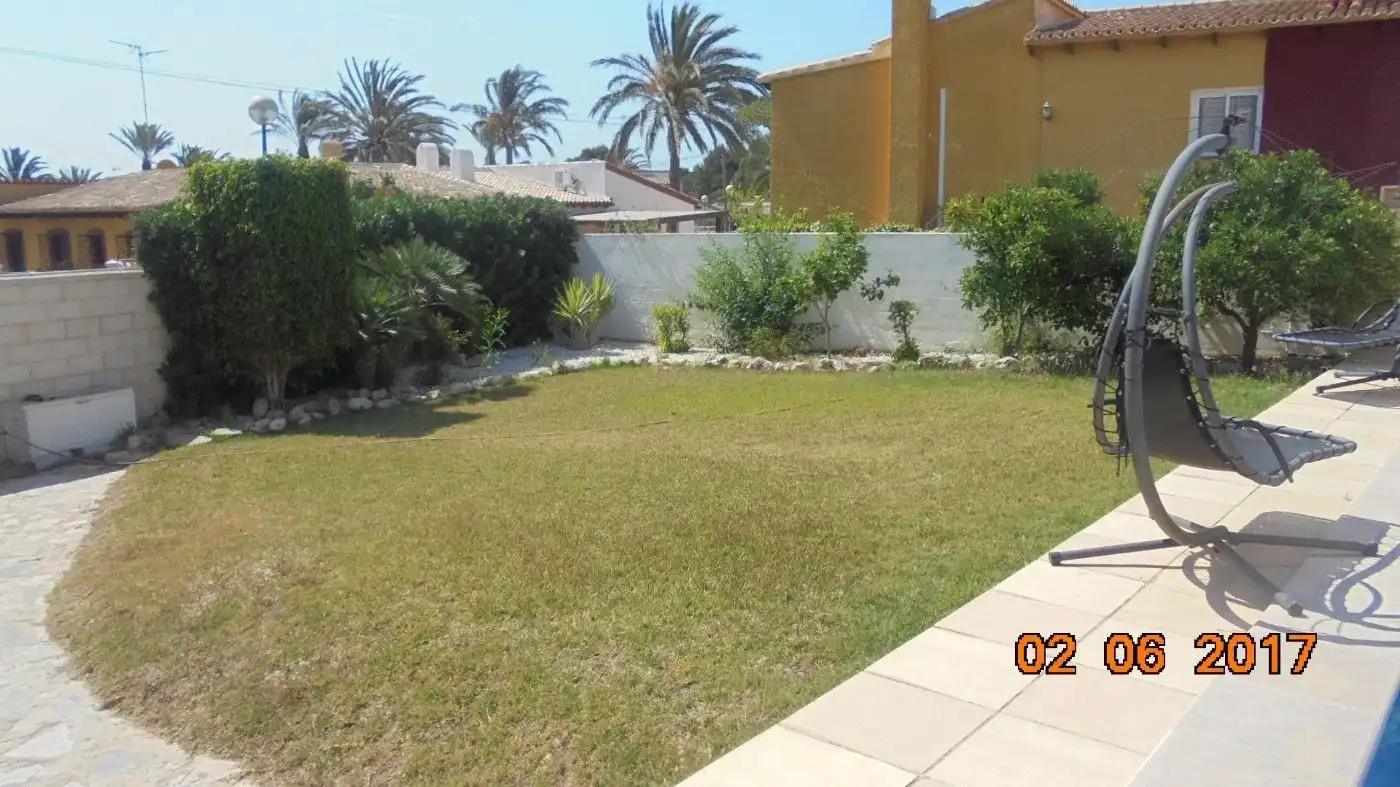 Jardí de Casa o xalet en venda en Orihuela amb Aire condicionat, Traster i Piscina