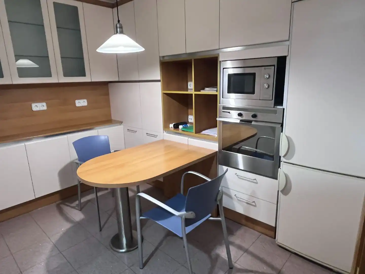 Cocina de Piso de alquiler en Terrassa con Aire acondicionado y Terraza