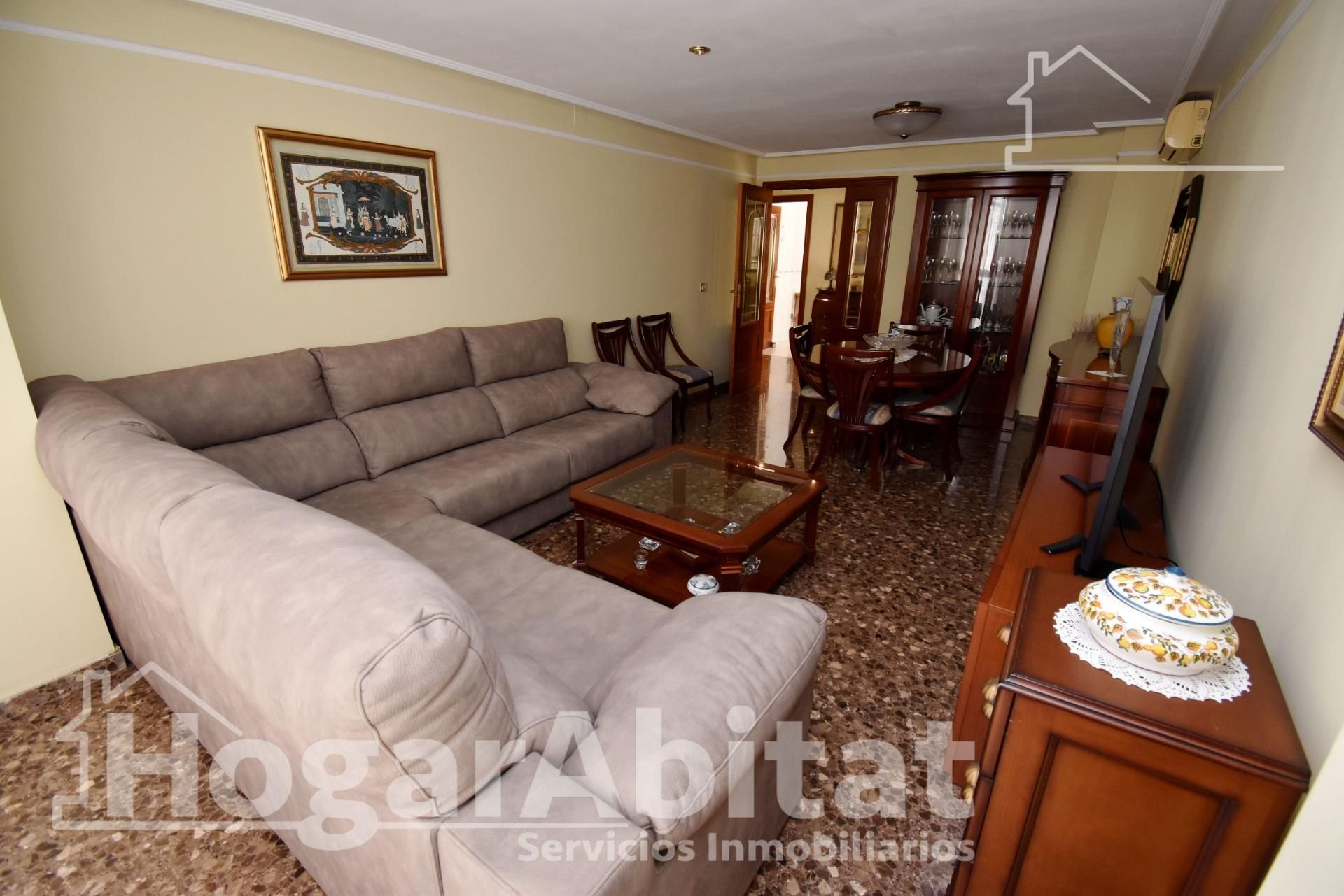 Living room of Flat for sale in Castellón de la Plana / Castelló de la Plana  with Air Conditioner, Heating and Storage room