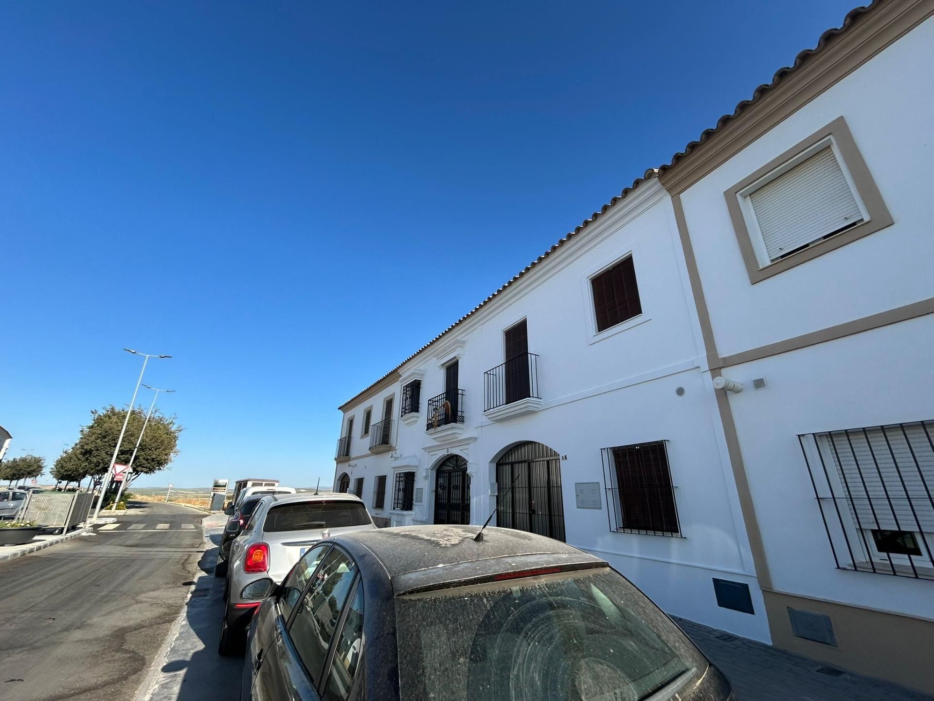 Vista exterior de Casa o xalet en venda en La Puebla de Cazalla amb Terrassa
