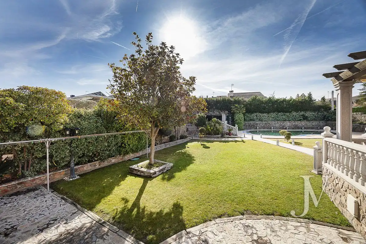 Jardín de Casa o chalet en venta en El Casar con Aire acondicionado, Calefacción y Jardín privado