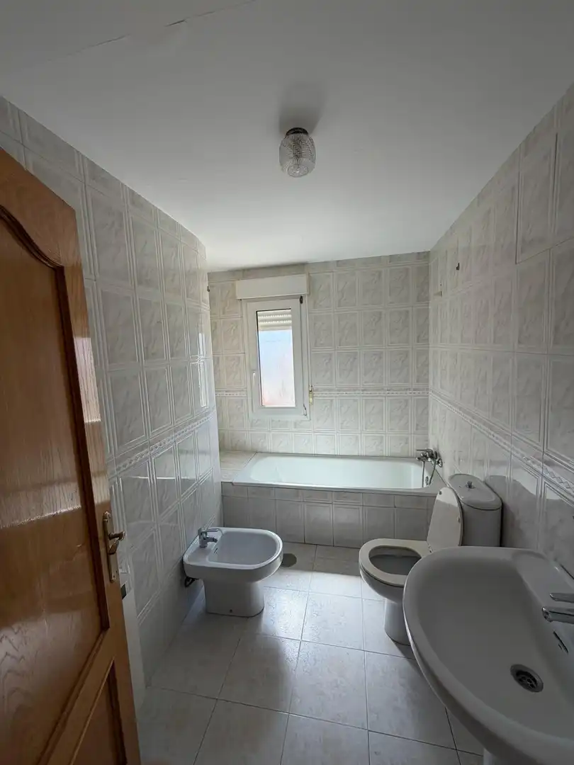 Baño de Casa o chalet de alquiler en Ogíjares con Calefacción, Jardín privado y Piscina