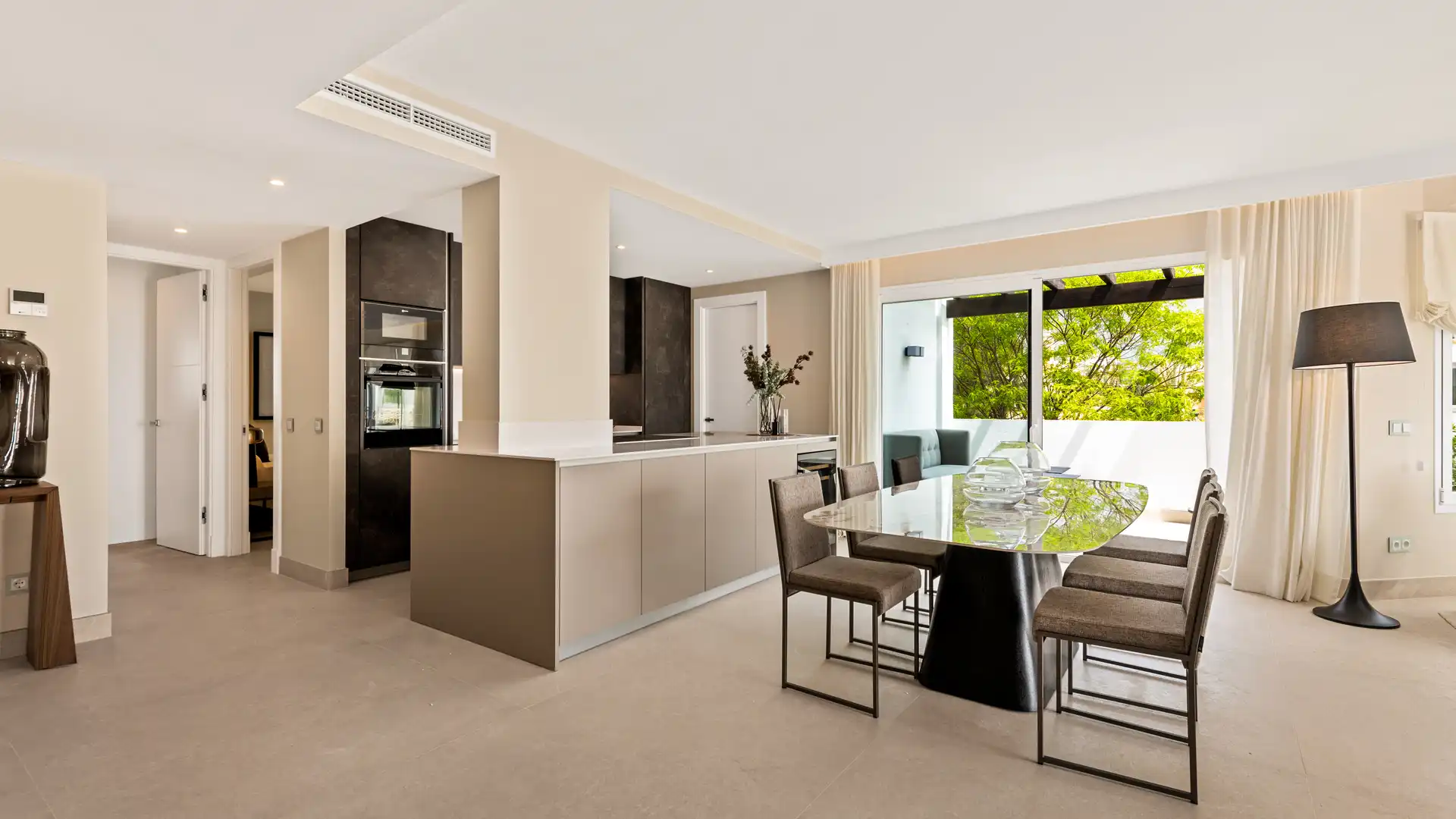 Dining room of Apartments for sale in Marbella  with Air Conditioner, Heating and Terrace