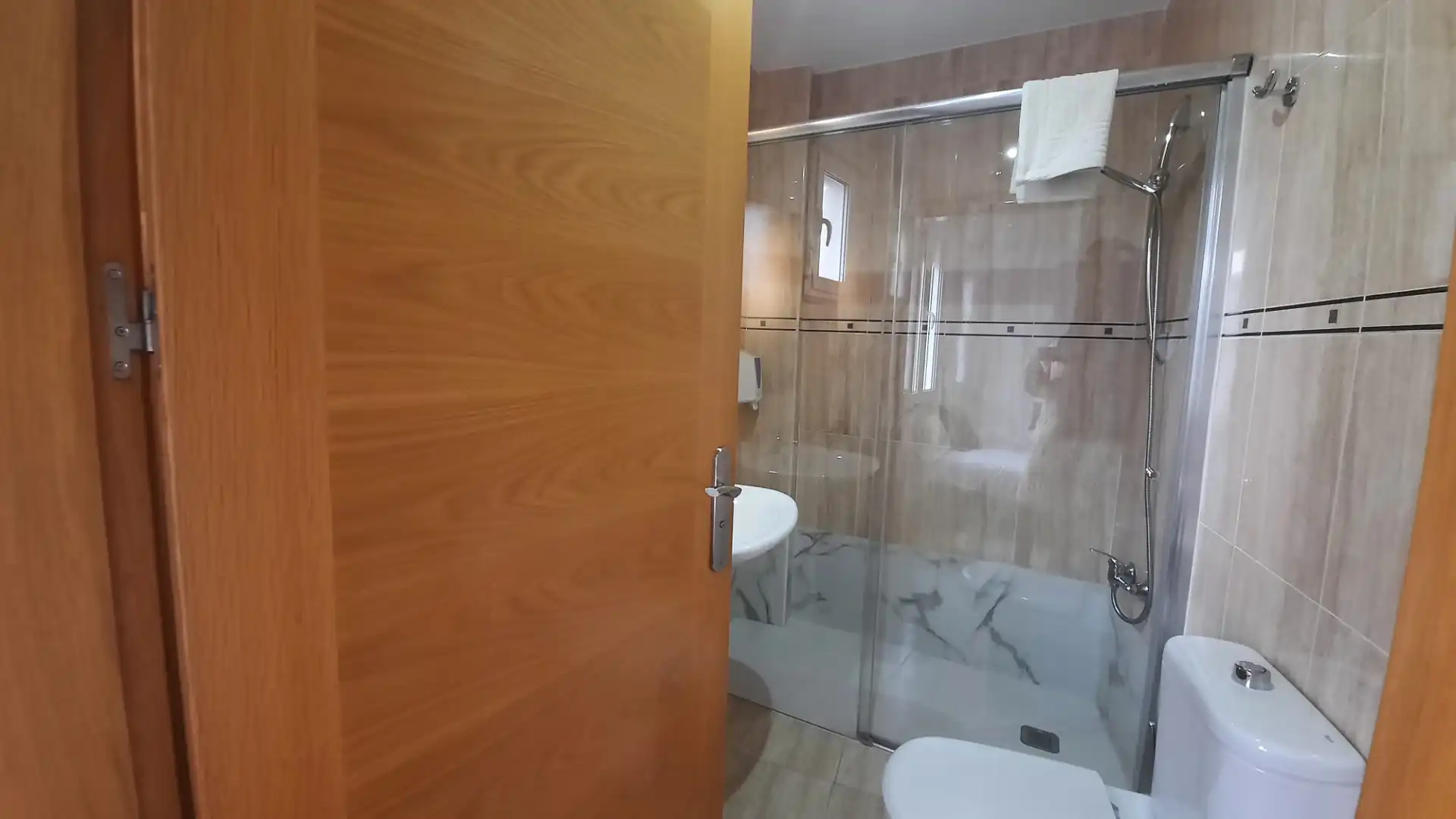 Badezimmer von Gebäude zum Verkauf in Cacabelos mit Alarm