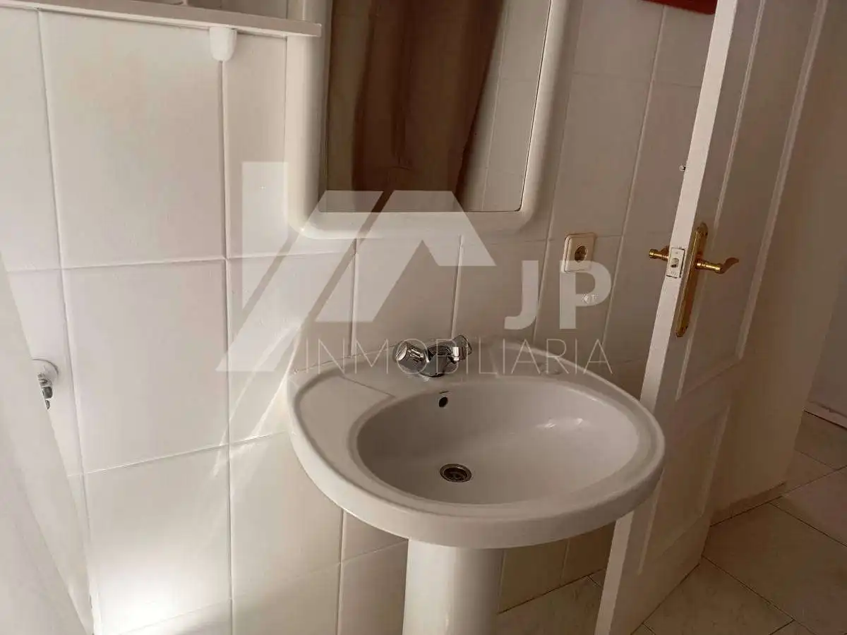 Baño de Ático de alquiler en Granada con Aire acondicionado, Calefacción y Terraza
