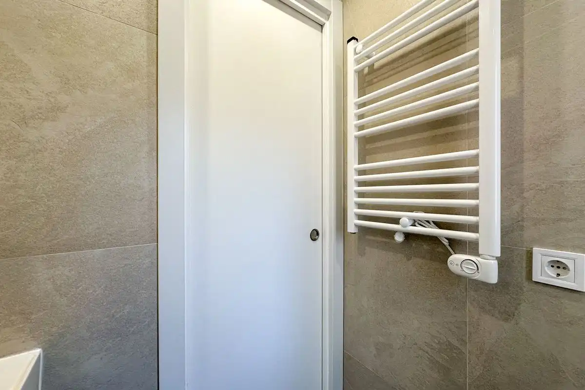 Baño de Ático de alquiler en Madrid con Aire acondicionado, Calefacción y Terraza