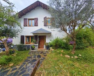 Vista exterior de Casa o xalet en venda en Vallgorguina amb Calefacció, Jardí privat i Parquet