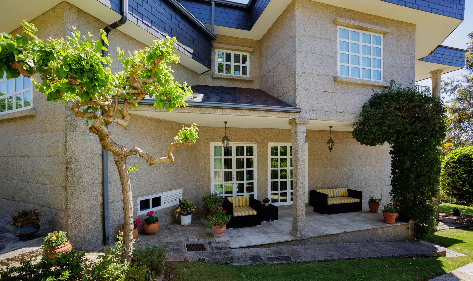 Vista exterior de Casa o chalet en venta en Sanxenxo con Amueblado