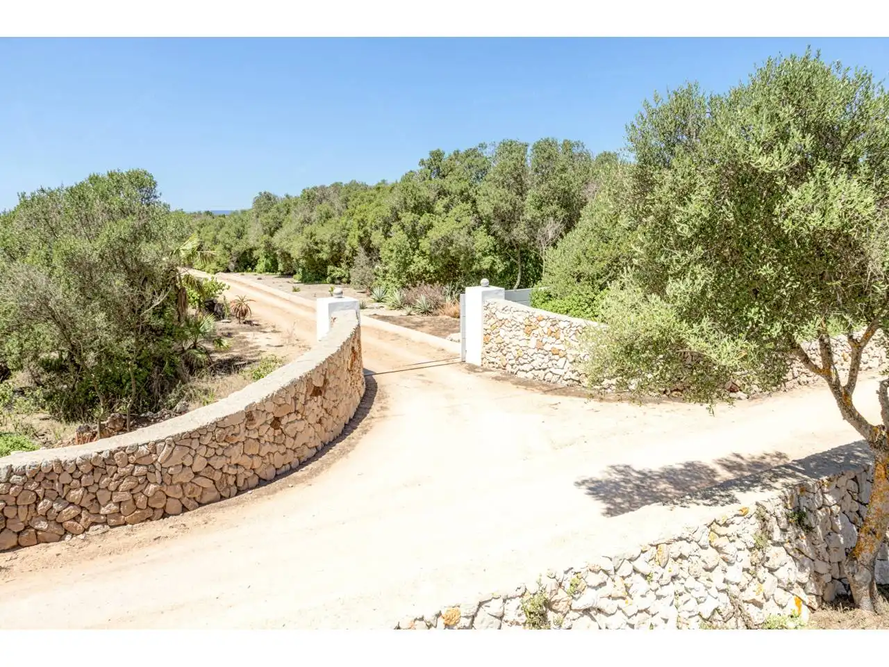 Vista exterior de Finca rústica en venda en Ciutadella de Menorca amb Calefacció, Jardí privat i Terrassa