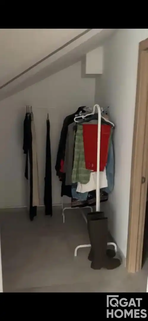 Schlafzimmer von Dachboden zur Miete in Gavà mit Klimaanlage, Schwimmbad und Gemeinschaftspool