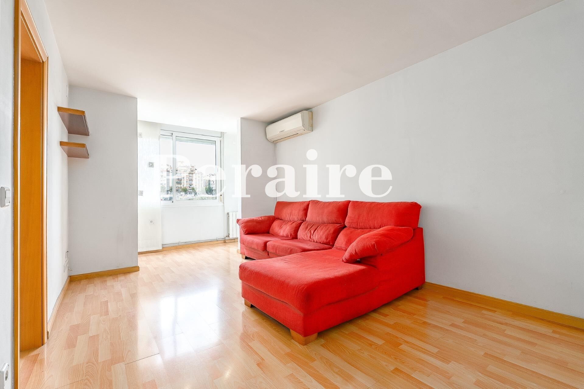 Sala de estar de Piso en venta en L'Hospitalet de Llobregat con Aire acondicionado, Calefacción y Parquet