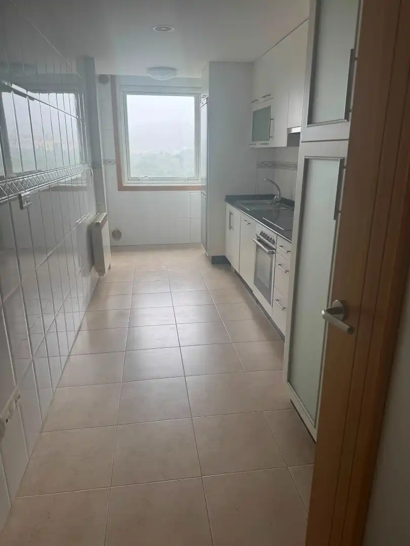 Kitchen of Flat for rent in Santiago de Compostela   with Parquet flooring, Furnished and Oven