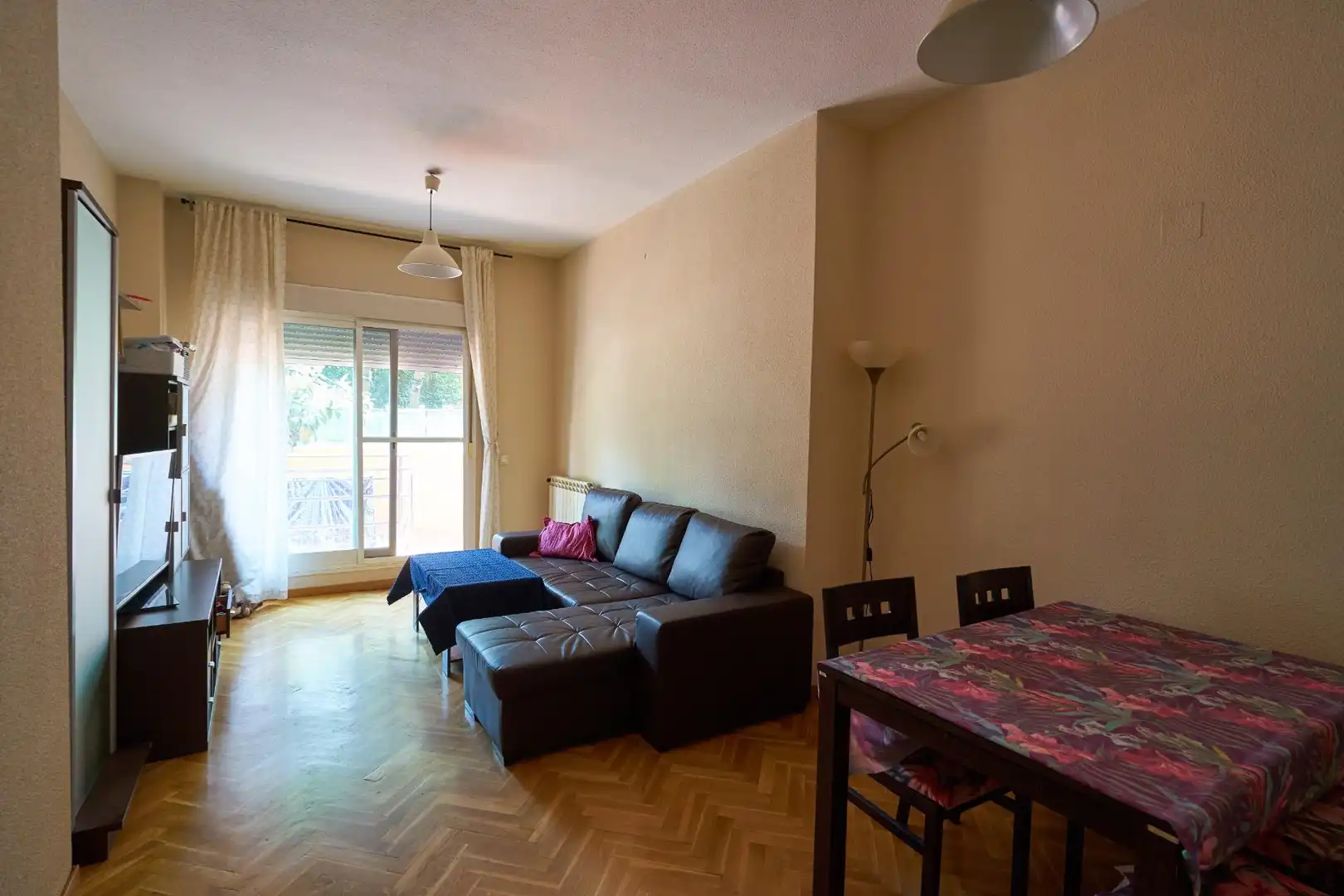Sala de estar de Planta baja en venta en Móstoles con Aire acondicionado, Calefacción y Jardín privado