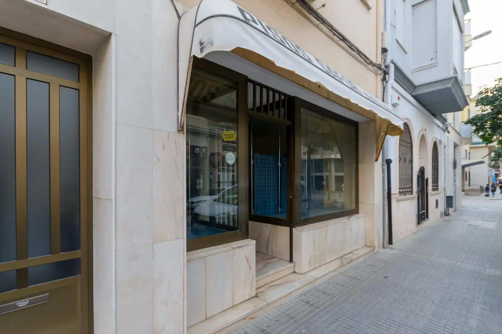 Ground floor for sale in Gandia  with Air Conditioner and Terrace