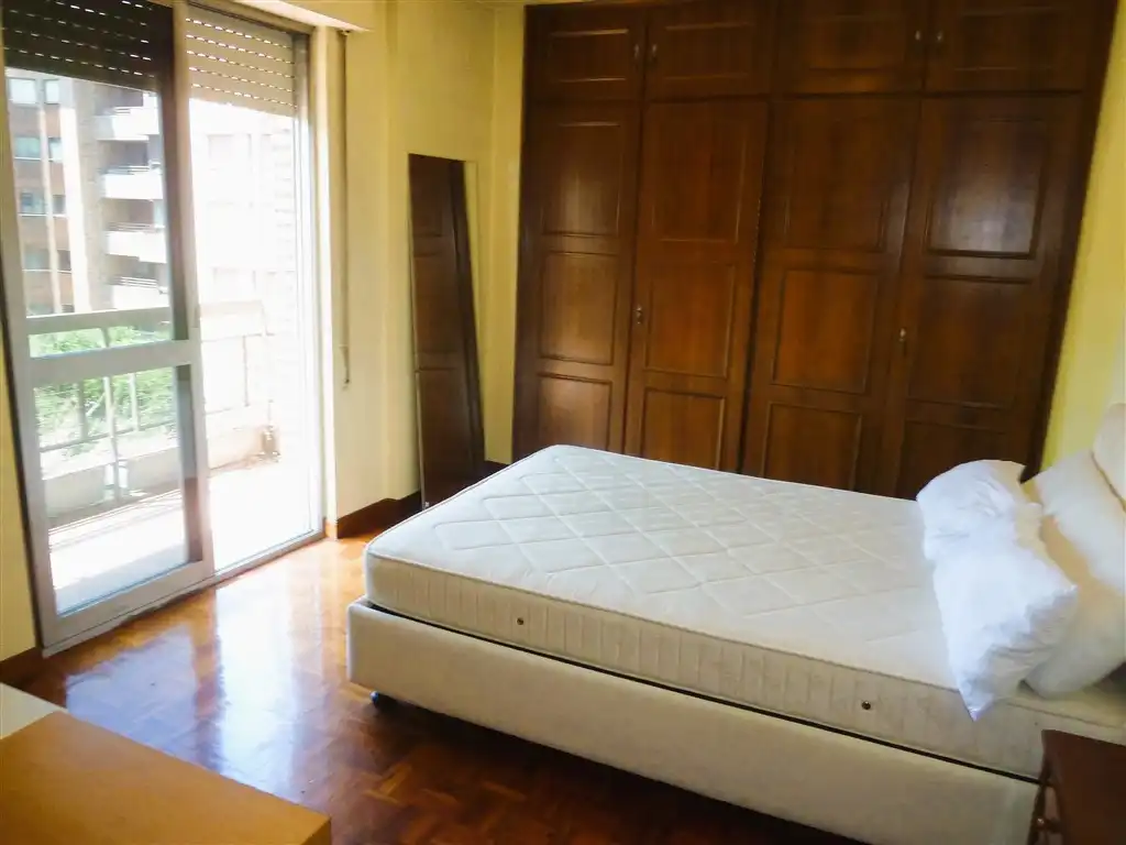 Habitación de Piso de alquiler en  Pamplona / Iruña con Calefacción, Parquet y Terraza