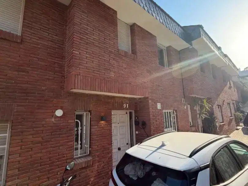 Vista exterior de Casa adosada en venda en Corbera de Llobregat amb Aire condicionat i Balcó