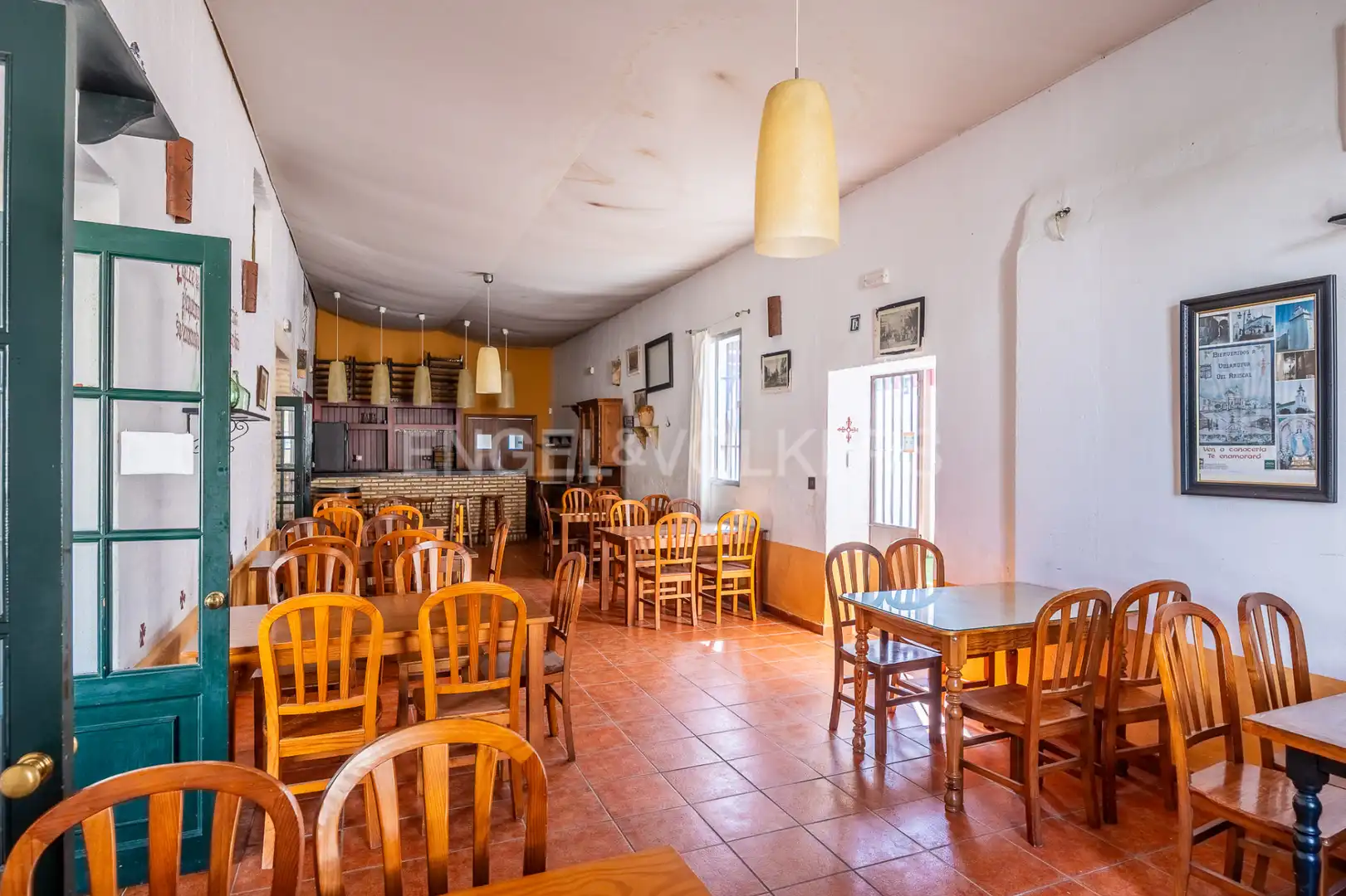 Commercial properties for sale in Villanueva del Ariscal  with Air Conditioner, Heating and Furnished