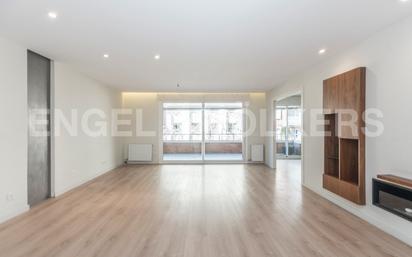 Living room of Apartment to rent in  Barcelona Capital  with Air Conditioner, Heating and Parquet flooring