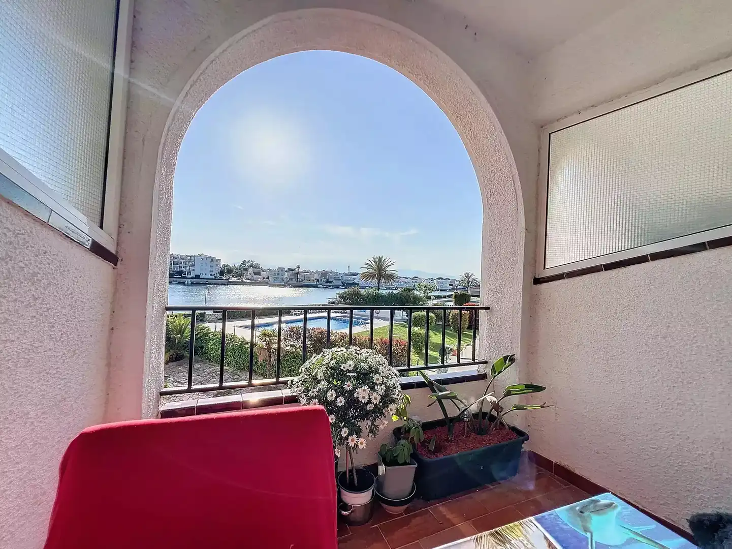 Terrasse von Wohnungen zum Verkauf in Empuriabrava mit Klimaanlage, Terrasse und Möbliert