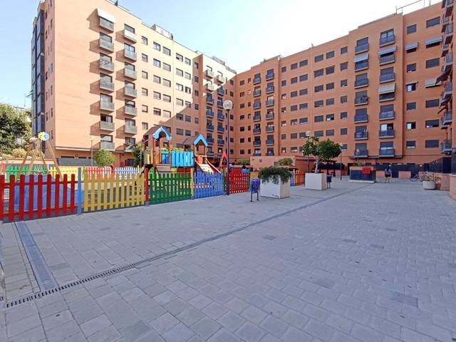 Piso en Venta en Avenida 3 DE ABRIL DE 1979 en Haygon - Universidad