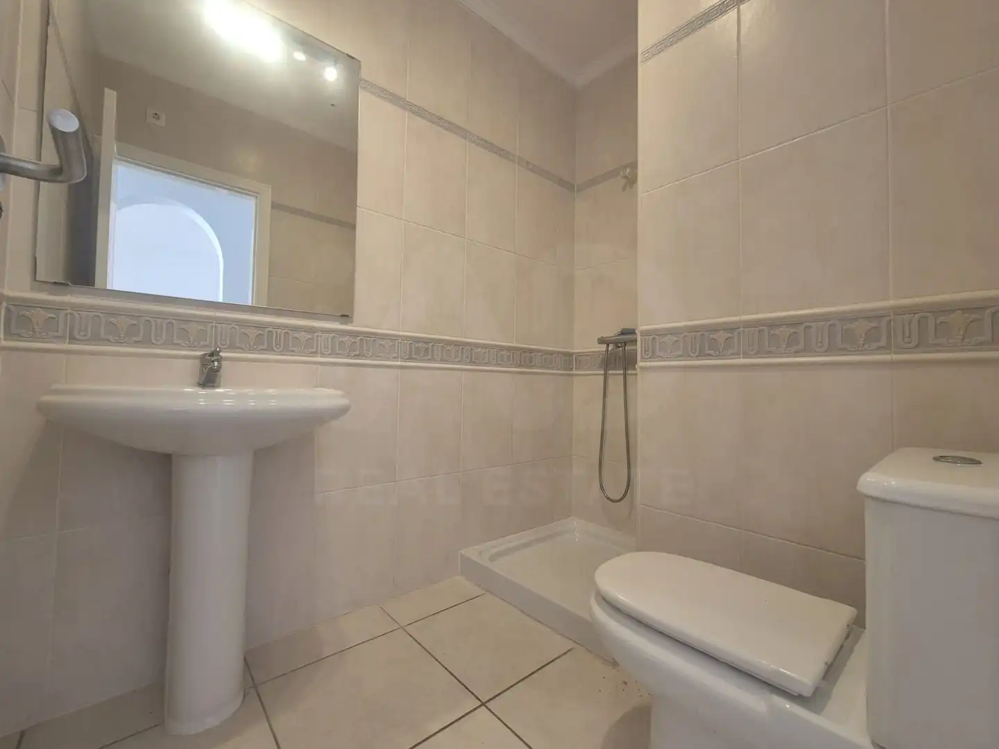 Bathroom of Flat for sale in Dénia  with Air Conditioner, Terrace and Swimming Pool