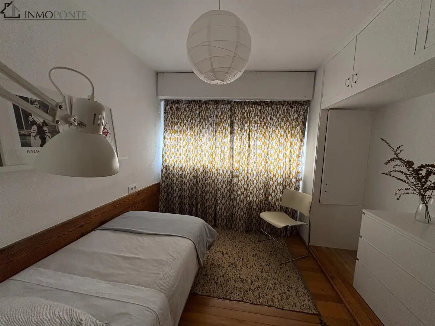 Bedroom of Flat for rent in Pontevedra Capital 