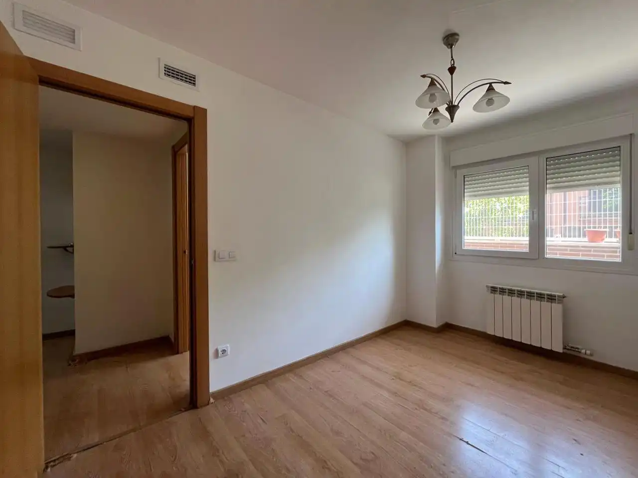 Habitación de Planta baja en venta en Alagón con Terraza y Amueblado