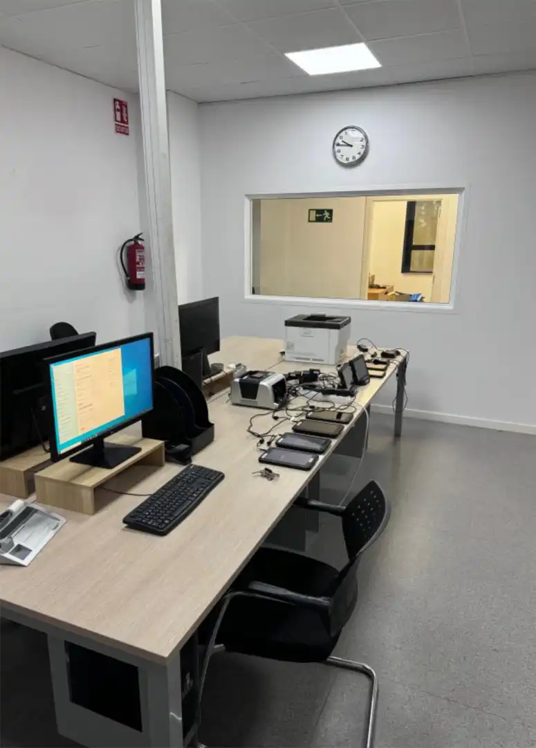 Fabrikhallen zur Miete in El Prat de Llobregat mit Alarm