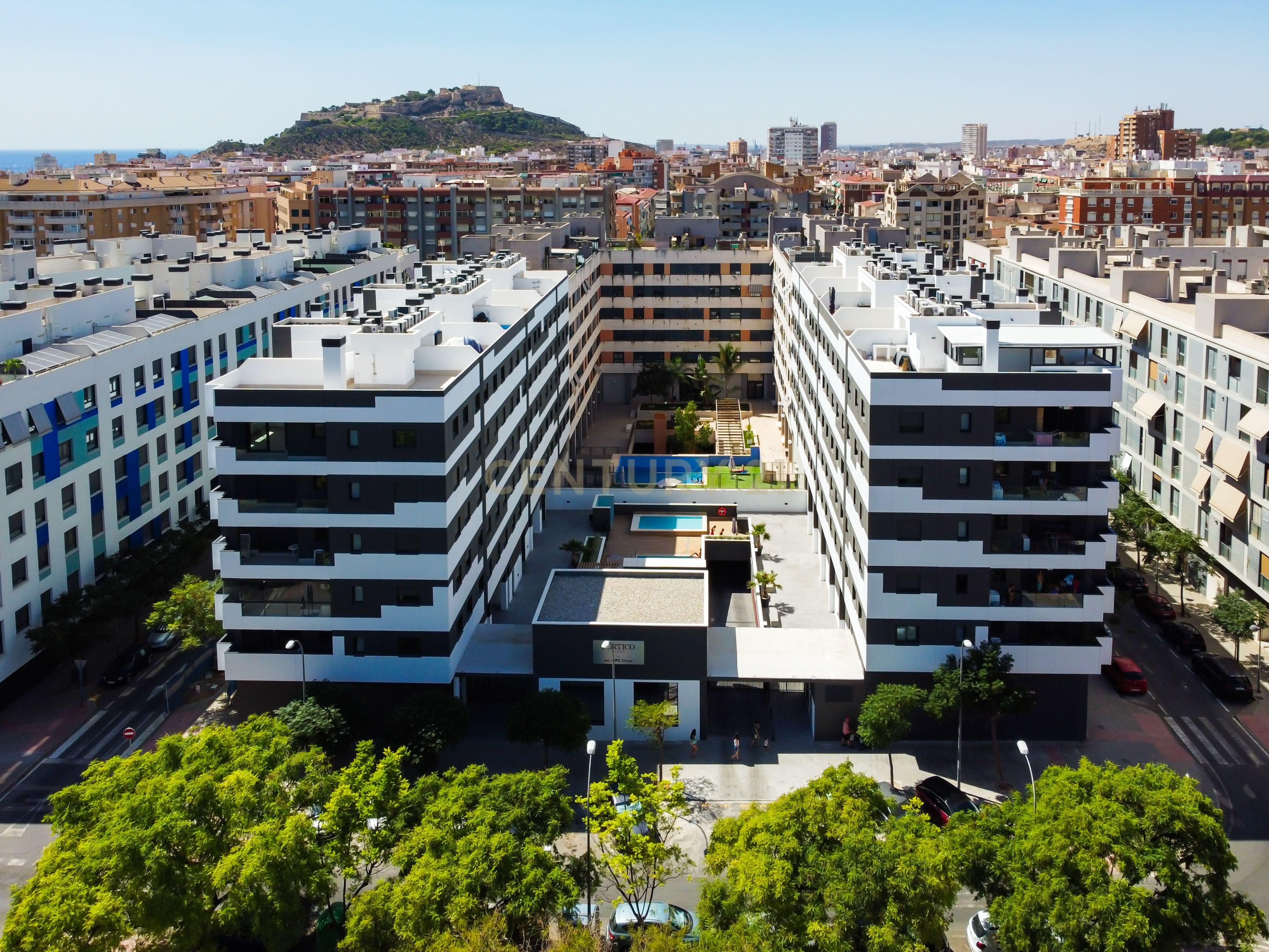 Vista exterior de Apartament de lloguer en Alicante / Alacant amb Aire condicionat, Jardí privat i Traster
