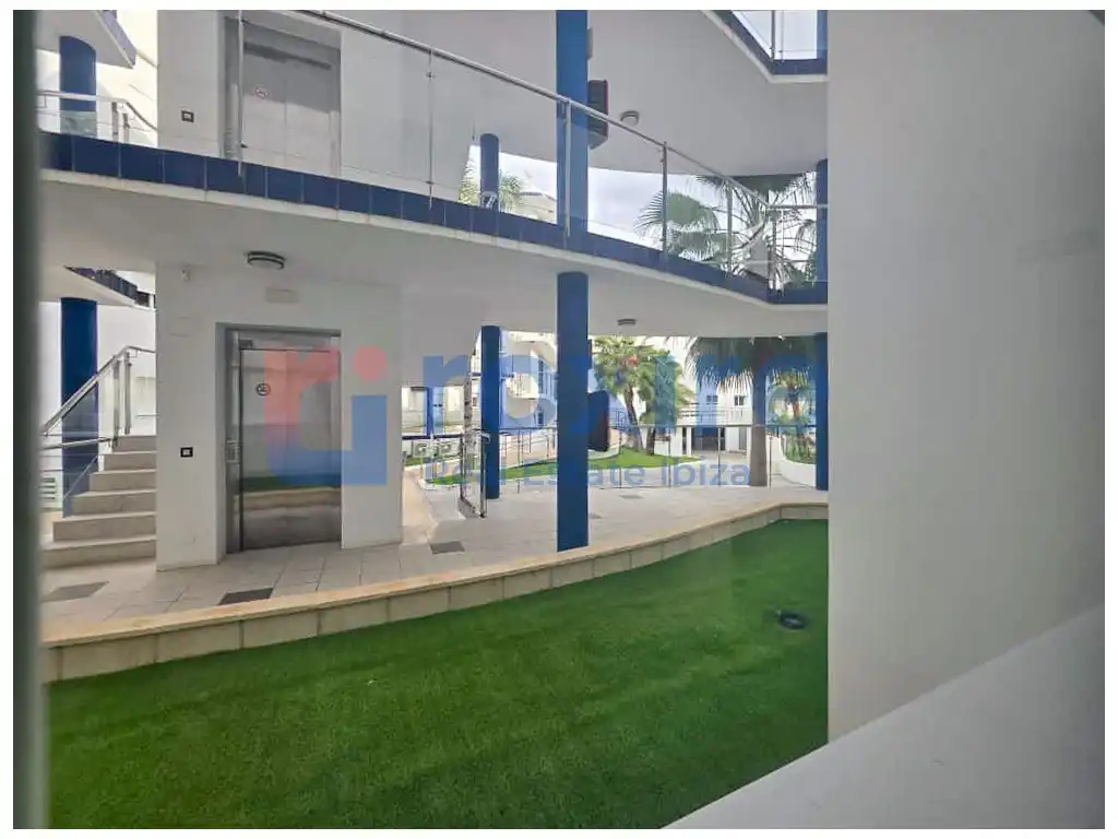 Terrassa de Planta baixa en venda en Sant Josep de sa Talaia amb Aire condicionat, Jardí privat i Terrassa