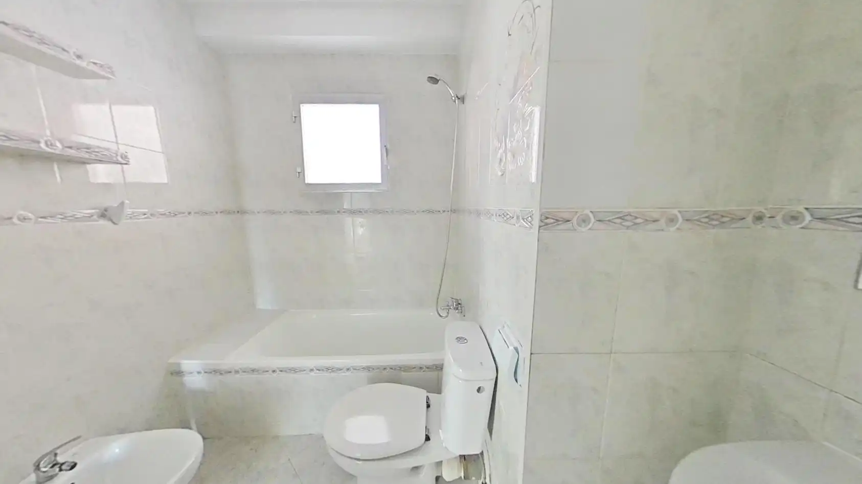 Baño de Piso en venta en Fuenlabrada con Calefacción