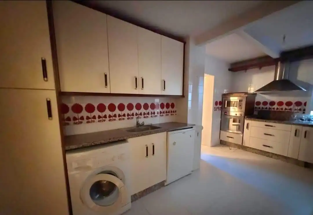 Kitchen of Flat for sale in Sevilla  with Air Conditioner and Balcony