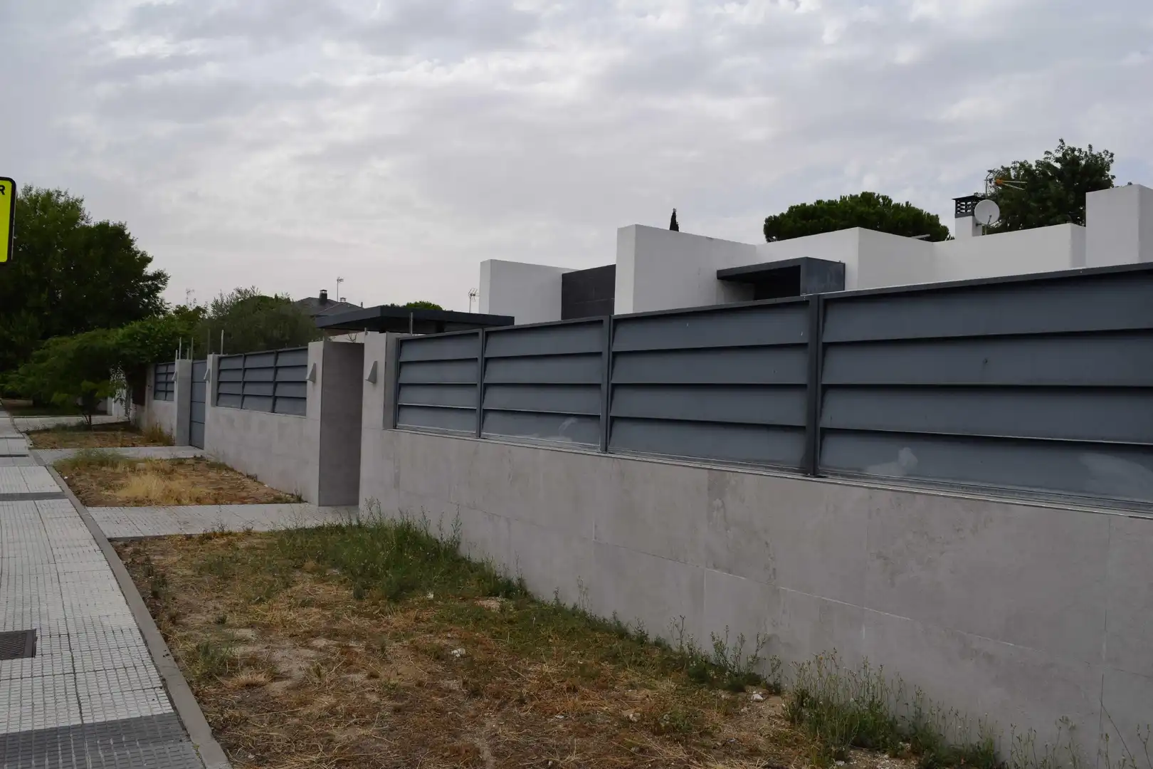 Vista exterior de Apartament de lloguer en Villaviciosa de Odón amb Aire condicionat, Calefacció i Jardí privat