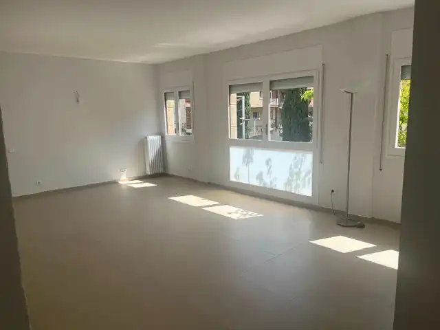 Living room of Flat for rent in Sant Cugat del Vallès  with Heating and Oven