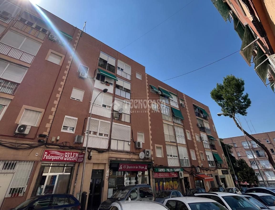 Exterior view of Flat for sale in  Madrid Capital  with Air Conditioner and Storage room